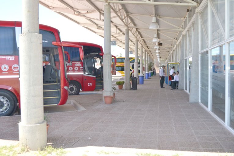 Hay un paro de colectivos en Paran&aacute;, y por ahora la medida no se replic&oacute; en Gualeguaych&uacute;
