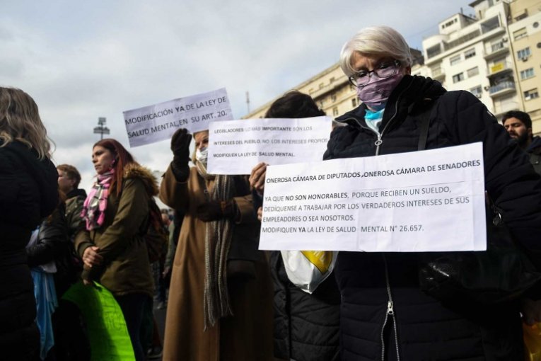 Madres marcharon al Congreso para pedir por una Ley de adicciones