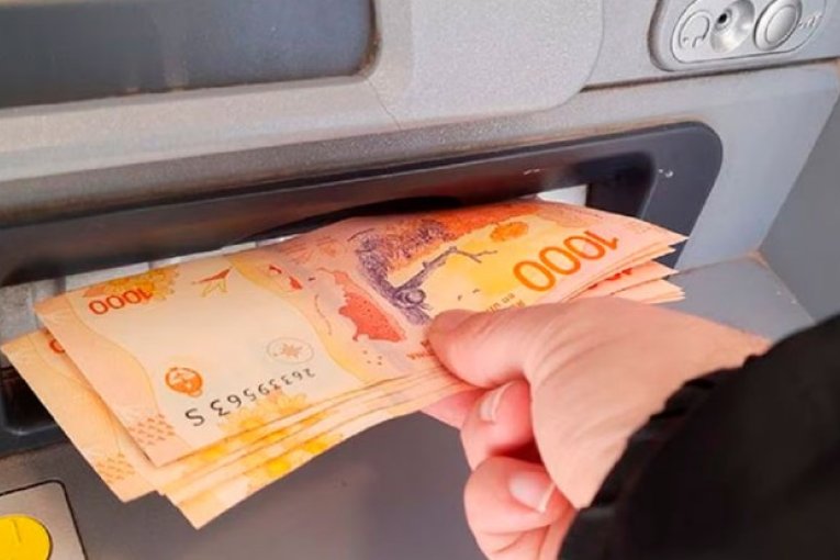Sacar efectivo del cajero podría costar hasta $5.000 por nuevas subas bancarias