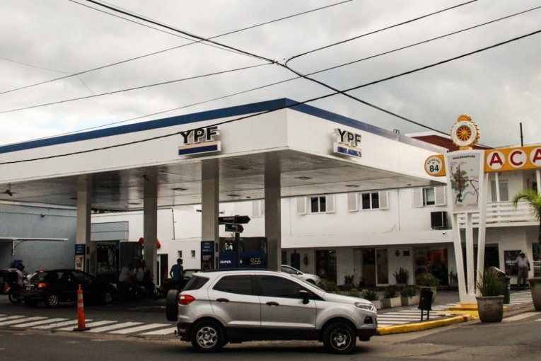 YPF baja un 4% en promedio el precio de sus combustibles desde el 1° de mayo