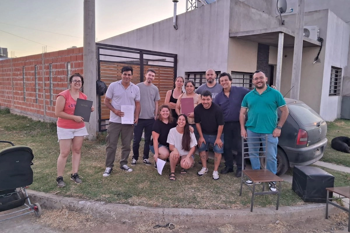 Comisión Vecinal barrio Procrear 90 Viviendas Comisión Vecinal barrio Procrear 90 Viviendas