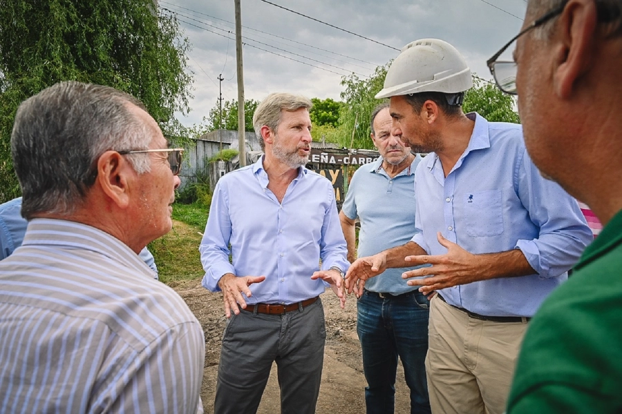 El gobernador, Rogelio Frigerio, y el secretario general de la Gobernación, Mauricio Colello, visitaron la obra