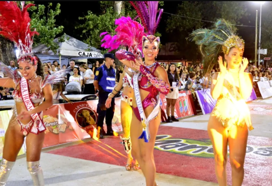 Primera noche de los carnavales de Victoria