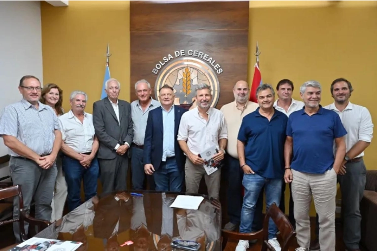 Frigerio visit&oacute; la Bolsa de Cereales de Entre R&iacute;os para "fortalecer" el vinculo con el sector agropecuario