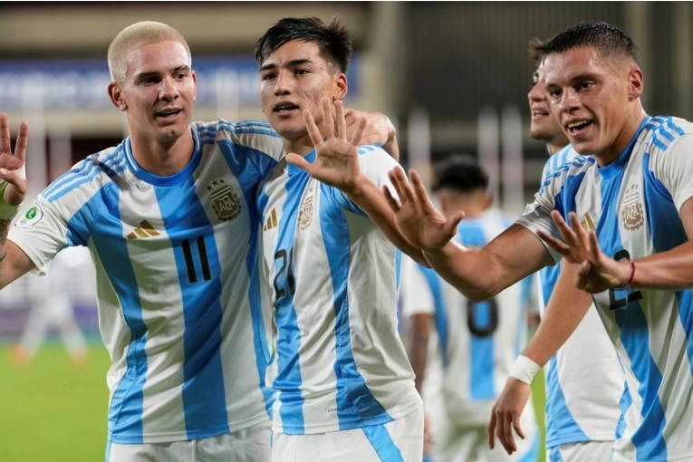 Argentina le ganó 1 a 0 a Colombia y se clasificó al Mundial