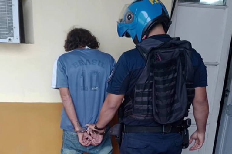 Detienen en bicicleta a un hombre que ten&iacute;a arresto domiciliario