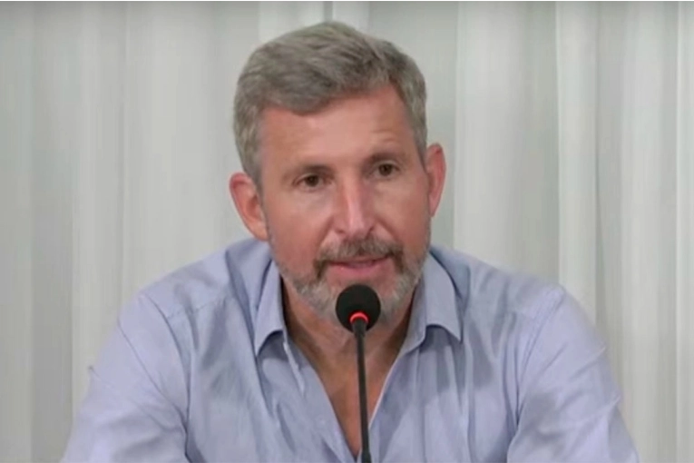 Frigerio: “La salud pública no puede estar en manos de los sindicatos”