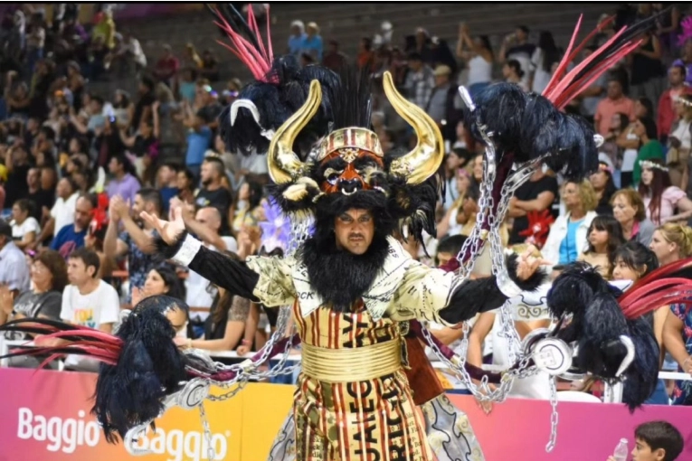 Tras la tragedia, el oportunismo: la deshumanización en el Carnaval del País