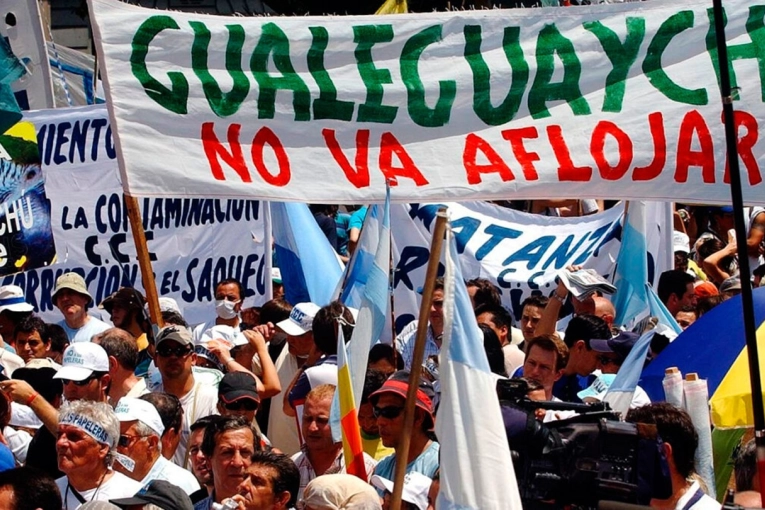 Una lucha de 20 años: La Asamblea, el poder de UPM y el impacto del dragado