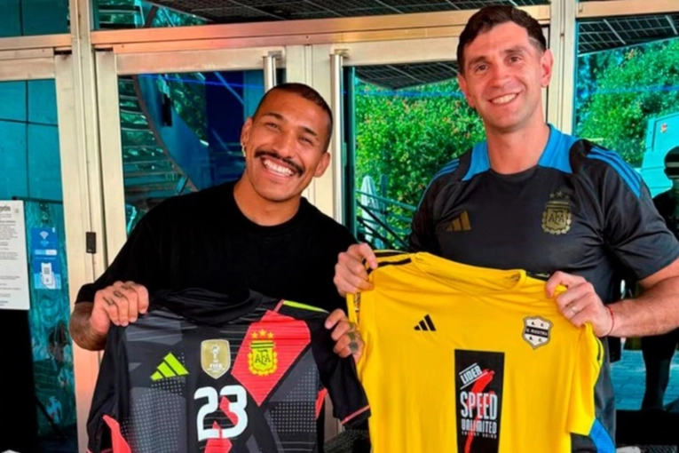 El entrerriano Nacho Arce y su reencuentro con “Dibu” Martínez