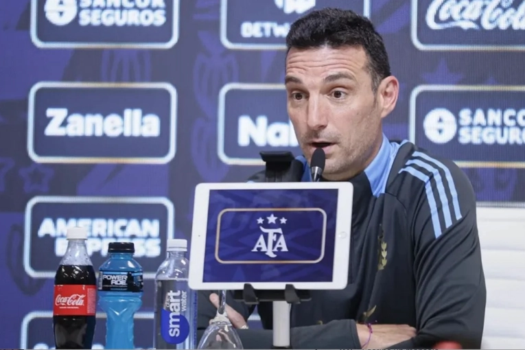Scaloni respondió a las declaraciones de Raphinha y confirmó un regreso en la Selección