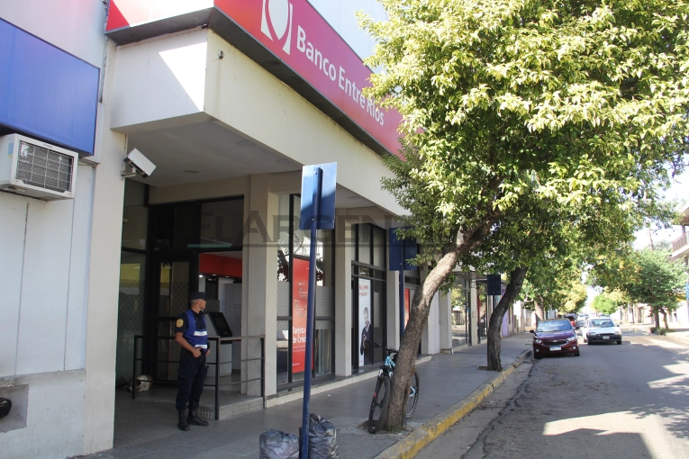 Por cierre de sucursales y despidos, realizarán medidas de fuerza en el Banco de Entre Ríos