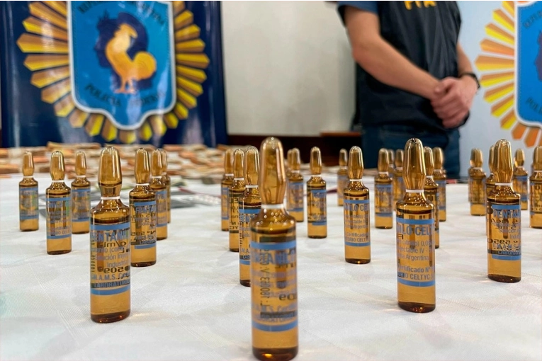 Investigan si los hermanos detenidos por el robo de fentanilo enviaban pedidos en ambulancia