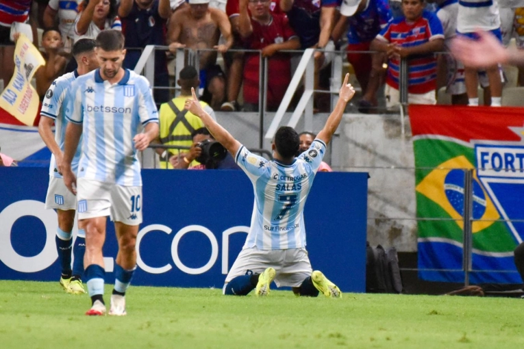 Racing goleó 3-0 a Fortaleza en Brasil, en su debut en la Copa Libertadores