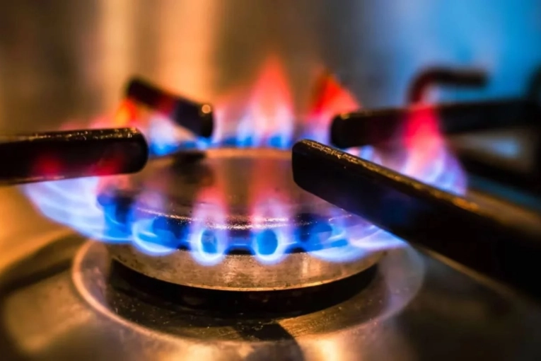 Aumentan las tarifas de luz y gas en invierno: evalúan impacto en boletas y preparan anuncio