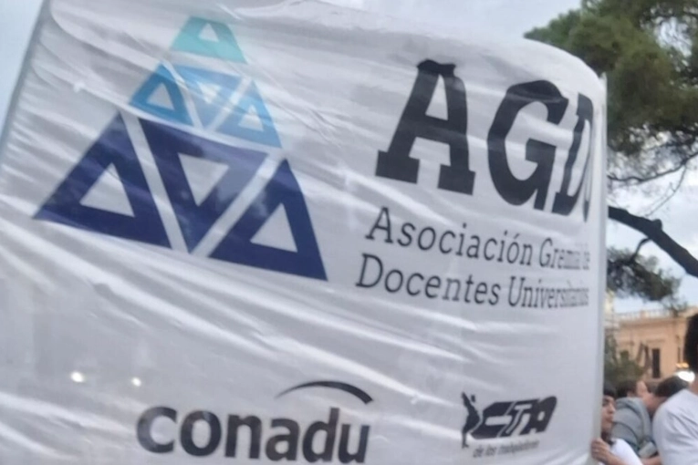 AGDU adhiere al paro general y anuncia una nueva propuesta de reclamo universitario