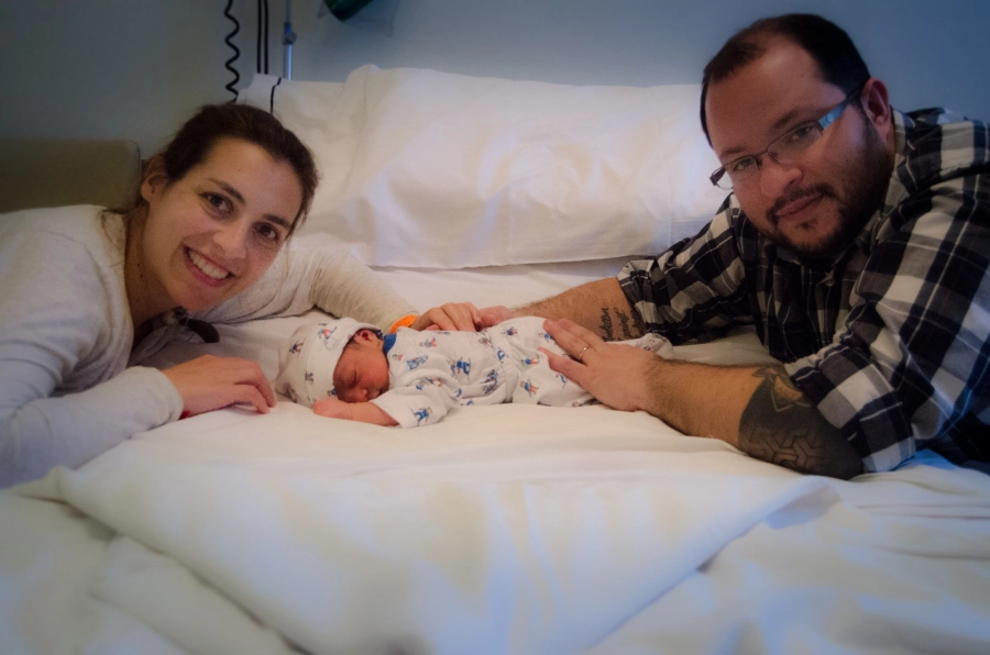 Laurencio nació con RCIU, el déficit hormonal que retrasó su crecimiento intrauterino