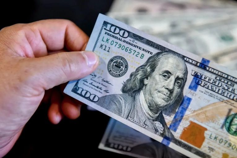 En la primera jornada si cepo, el Dólar oficial abrió a $1.250