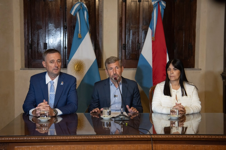 Frigerio anunció que anularán los “contratos truchos” de la Legislatura