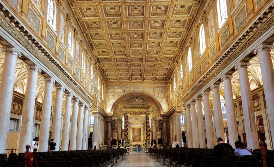 Vista general del interior de la Bas&iacute;lica Papal de Santa Mar&iacute;a la Mayor