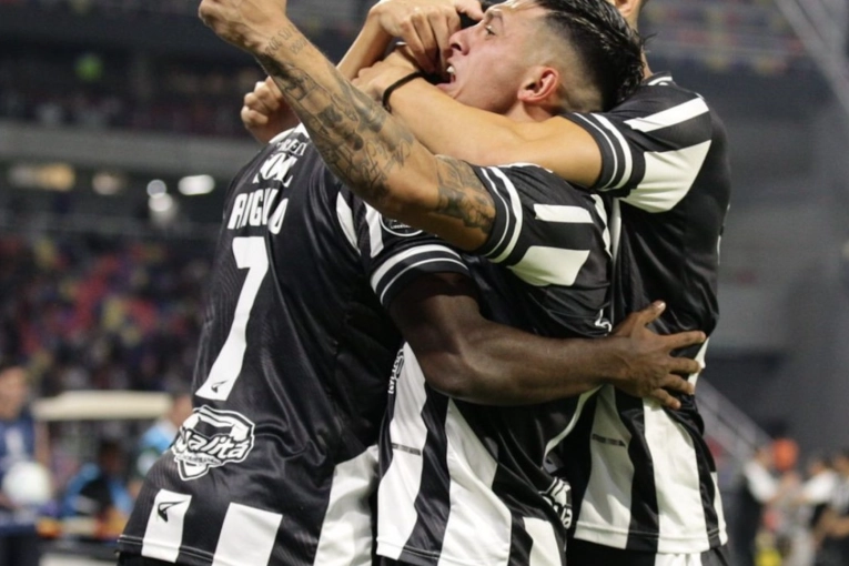 Central Córdoba le ganó a Deportivo Táchira y es líder del Grupo C
