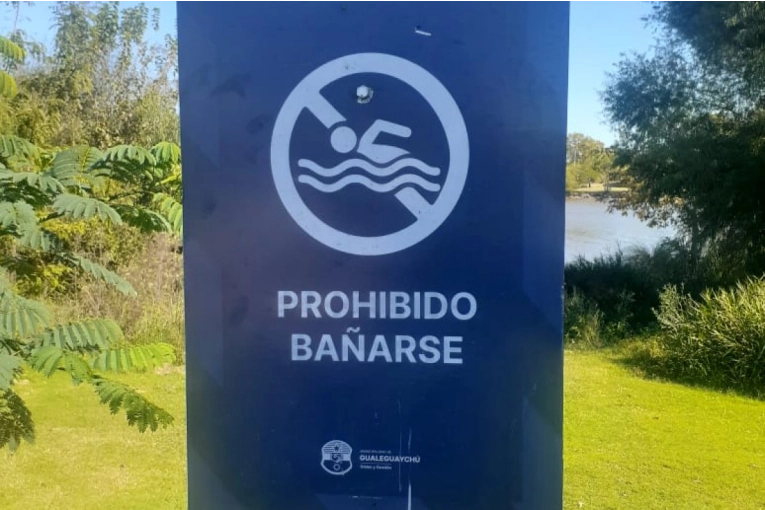Seguridad: instalan cartelería preventiva en los márgenes del río Gualeguaychú