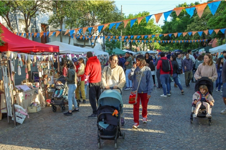 Este domingo vuelve a realizarse un nuevo Paseo Alem en el emblemático barrio del puerto