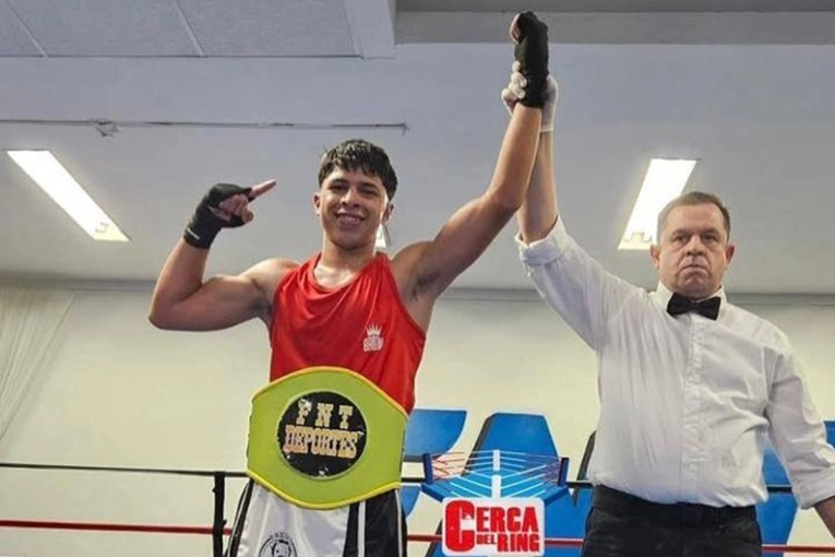 El púgil de solo 15 años, Tiziano Hermosilla, sumó un nuevo triunfo
