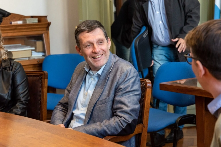 Filipuzzi reasume la conducción de Uader sin dejar el gabinete de Frigerio