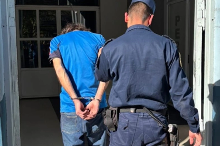 Lo atraparon, lo largaron y lo volvieron a detener cuando apareció un testigo