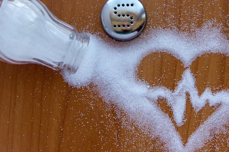 Cómo hacer para evitar el abuso de sal en las comidas