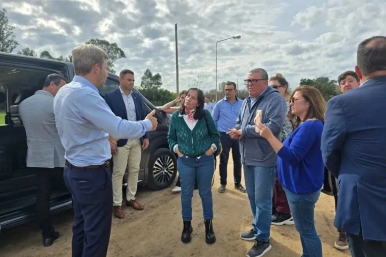 Ante los docentes de Gualeguaychú, Frigerio negó que se vaya a privatizar el Iosper