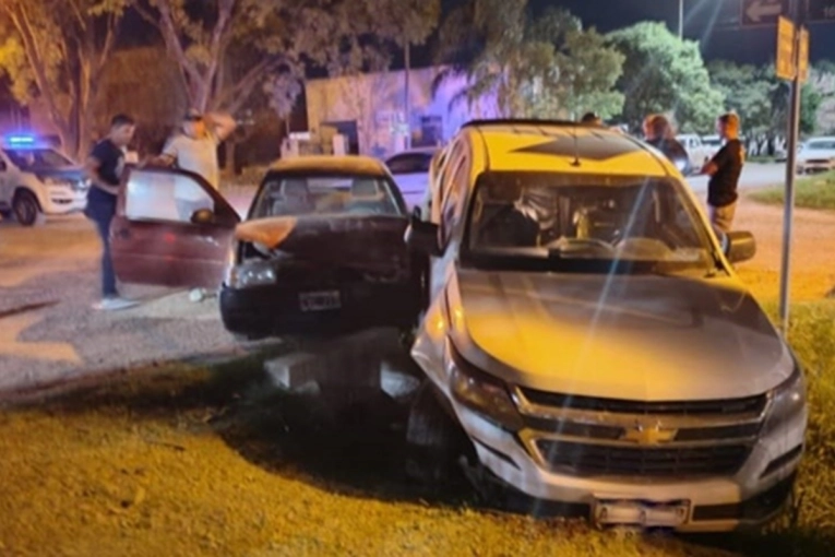 Chocaron y terminaron en una zanja: los dos conductores alcoholizados