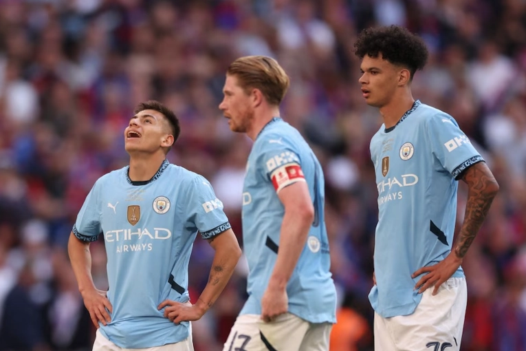 Echeverry debut&oacute; en el City con una derrota en la final de la FA Cup contra Crystal Palace