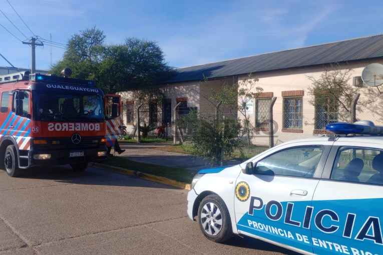 Evacuaron a los alumnos de la escuela Haedo y los bomberos sofocaron principio de incendio