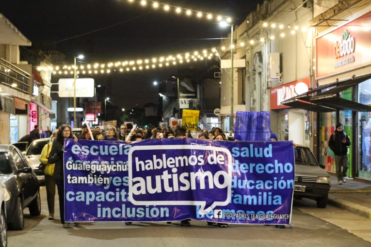 Gualeguaychú se sumó a la marcha nacional: “La discapacidad está en emergencia, no somos la casta"