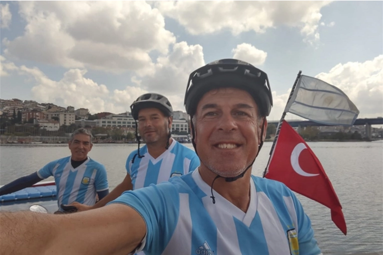 Silio planea una nueva aventura con su bicicleta y se prepara para el Mundial 2026