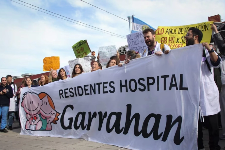 “Vemos la gente que trabaja y los necesitamos a todos”: el testimonio de una médica del Garrahan