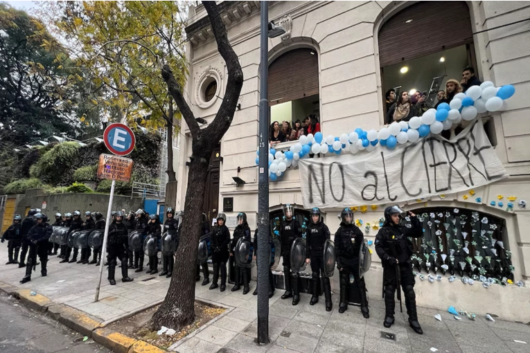 Juan Grabois liberado tras su detención por ocupar el Instituto Perón