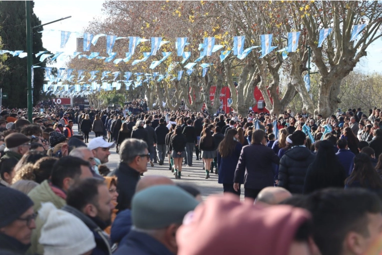 Sigue la convocatoria para participar del desfile del 9 de julio