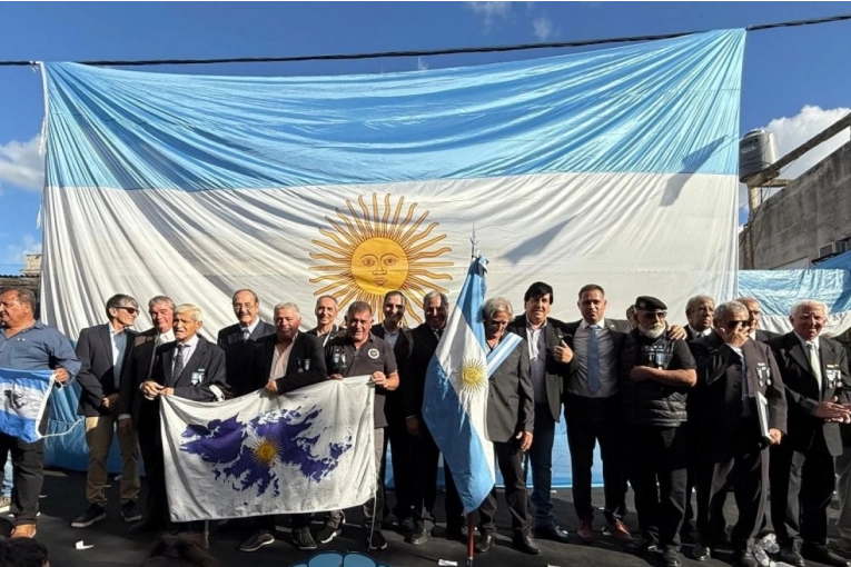 Un ex combatiente de Malvinas prometerá Lealtad a la Bandera junto a los alumnos de 4° grado