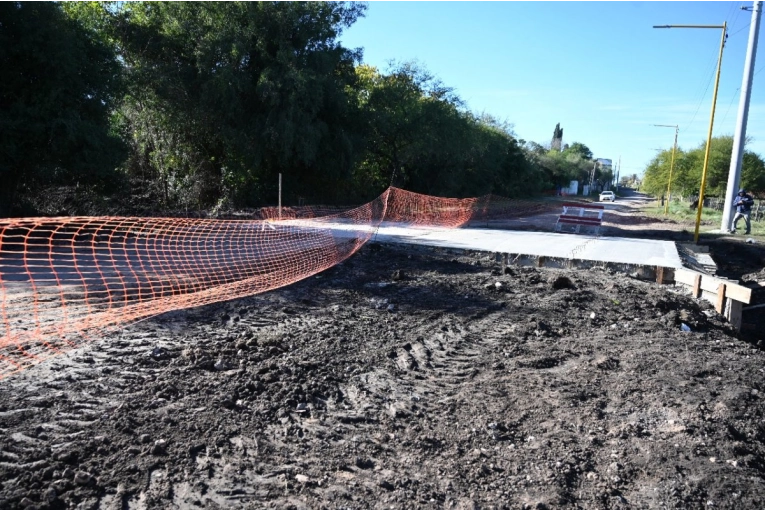 Avanza la construcción del sistema de alcantarillado de la calle Maestra Piaggio