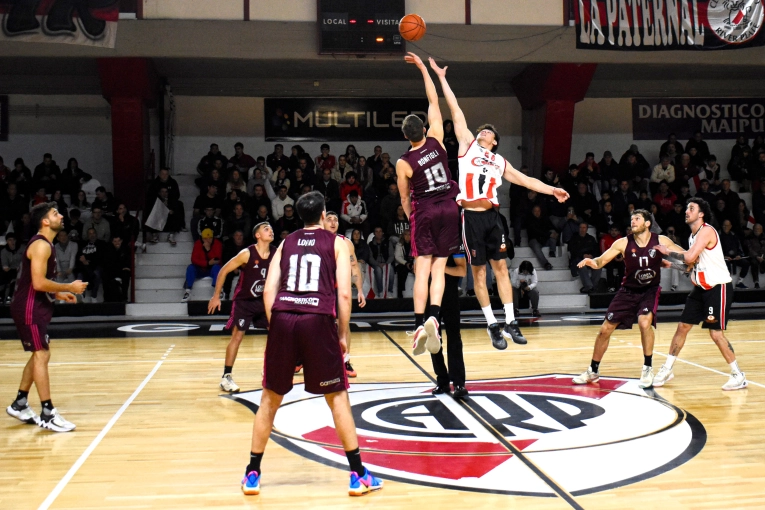 Central Entrerriano golpeó primero en Núñez y se adelantó en la serie