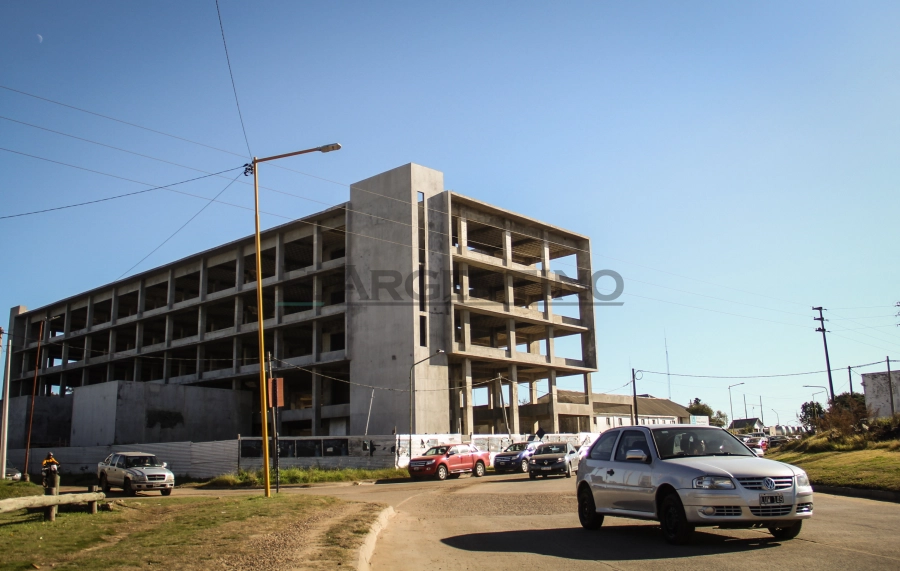 <i>La obra de los nuevos Tribunales de Gualeguaychú tiene tres etapas: la </i>
<i>primera fue finalizada; la segunda está en proceso y fue presupuestado en 216 millones de pesos</i>