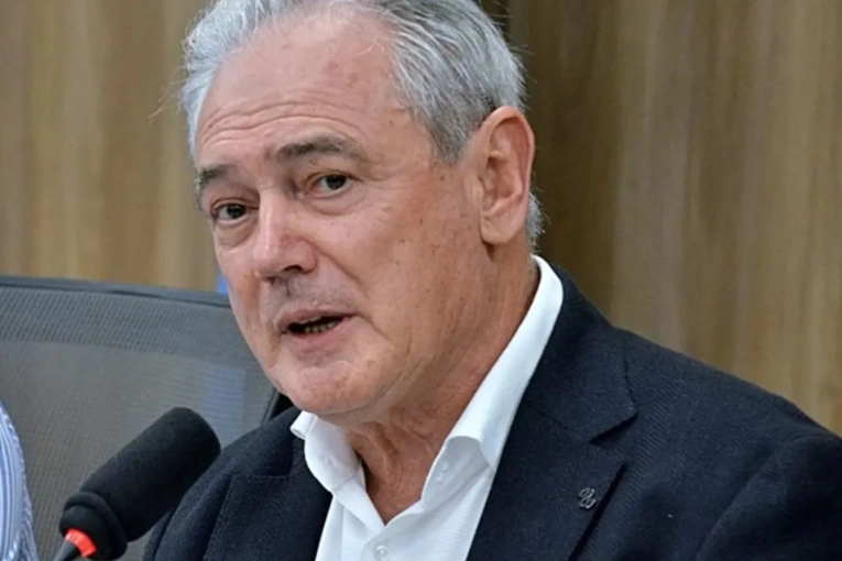 Benedetti esta vez no acompañará a Milei y rechazará los vetos presidenciales