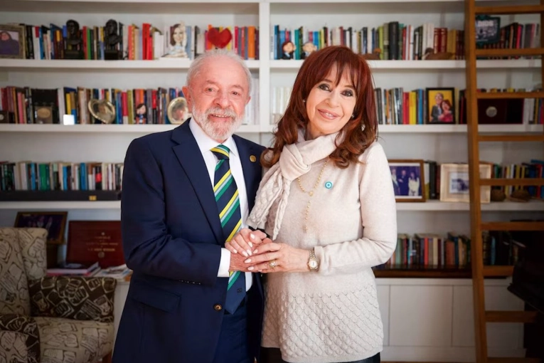 Cristina kirchner recibi&oacute; a Lula da Silva y calific&oacute; la visita como "un acto pol&iacute;tico de solidaridad"
