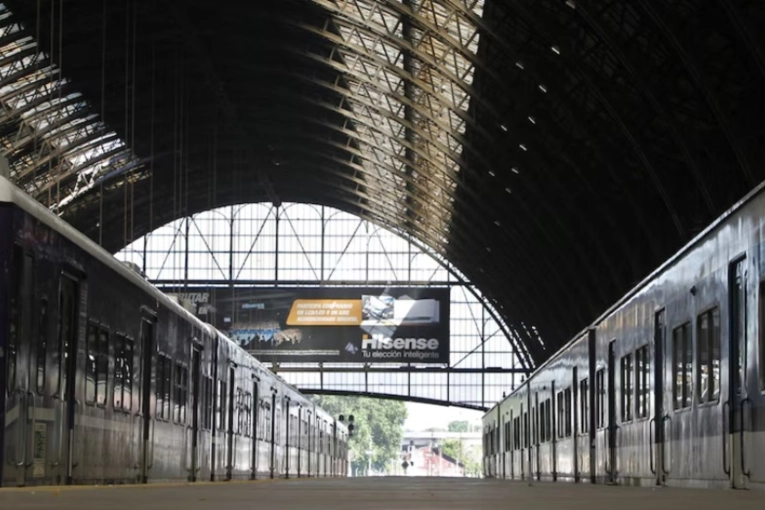 El Tren Mitre está suspendido por una amenaza de bomba en Retiro