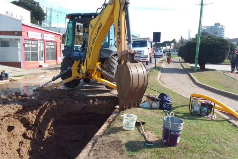 Por la rotura de un caño en Avenida Parque, disminuyó la presión de la Planta de agua