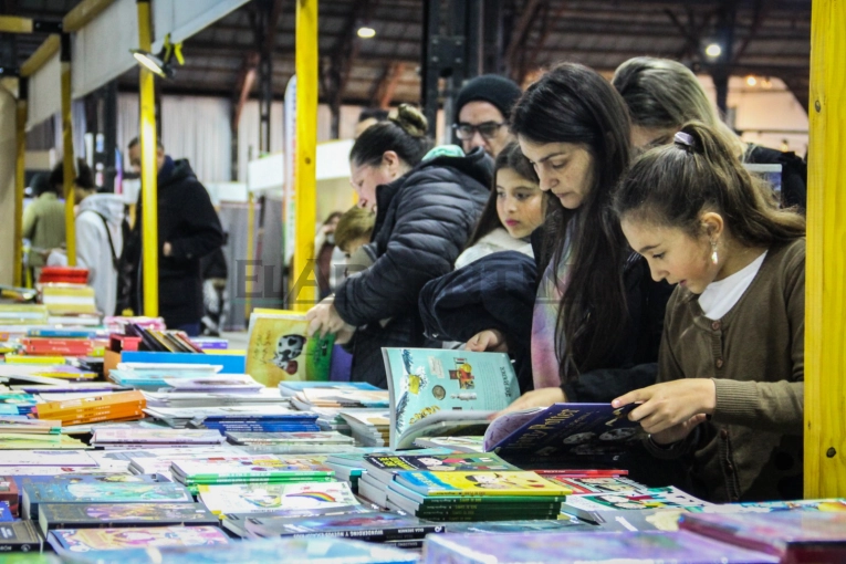 La Feria del Libro de Gualeguaych&uacute; abri&oacute; sus puertas con una apuesta cultural de alto vuelo