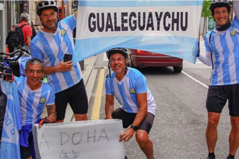 El gualeguaychuense que se fue a Qatar en bicicleta, inicia la nueva traves&iacute;a al Mundial 2026